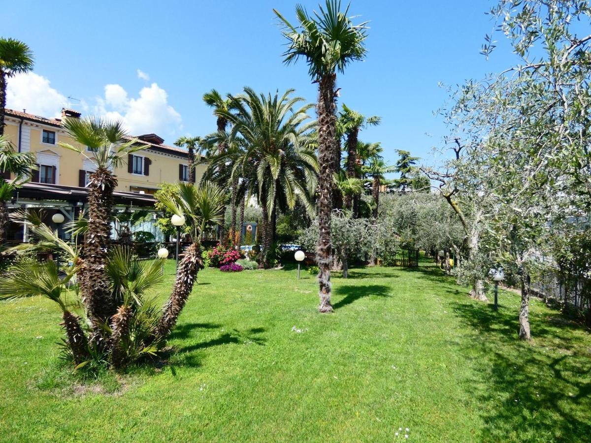 Residence Villa Degli Aranci Riva del Garda Exterior foto